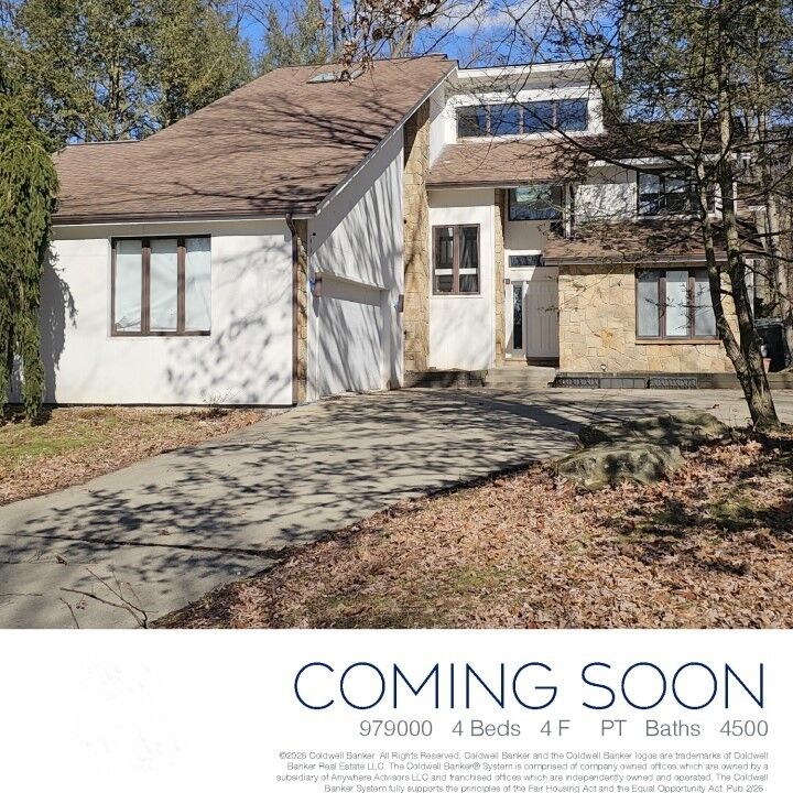 Property Photo:  219 La Grande Dr  PA 16066 