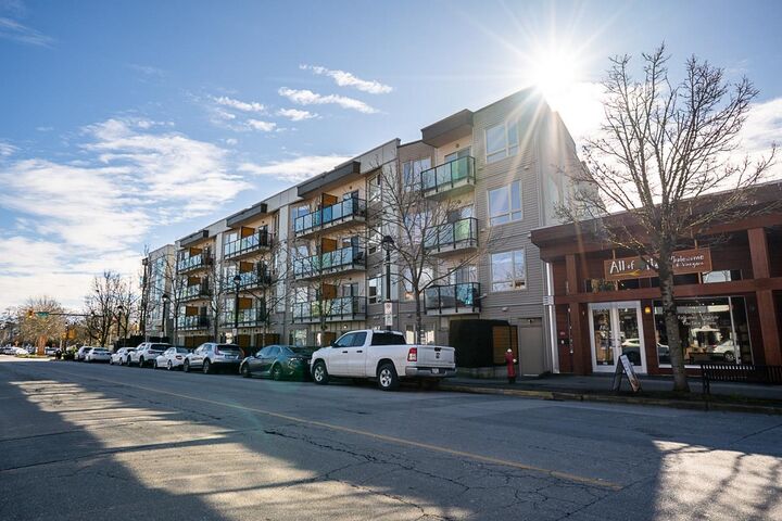 20460 Douglas Crescent 309 — photo 1