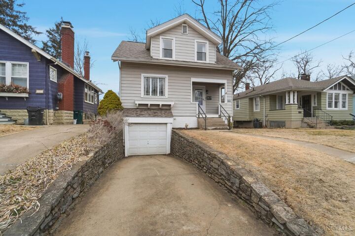 Property Photo:  3786 Aylesboro Avenue  OH 45208 