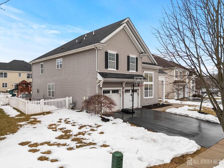 Property Photo:  21 Dahlia Court  NJ 08854 