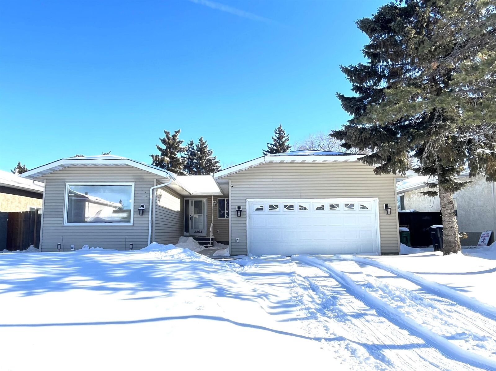Property Photo:  3203 74 Street NW  AB T6K 1J7 