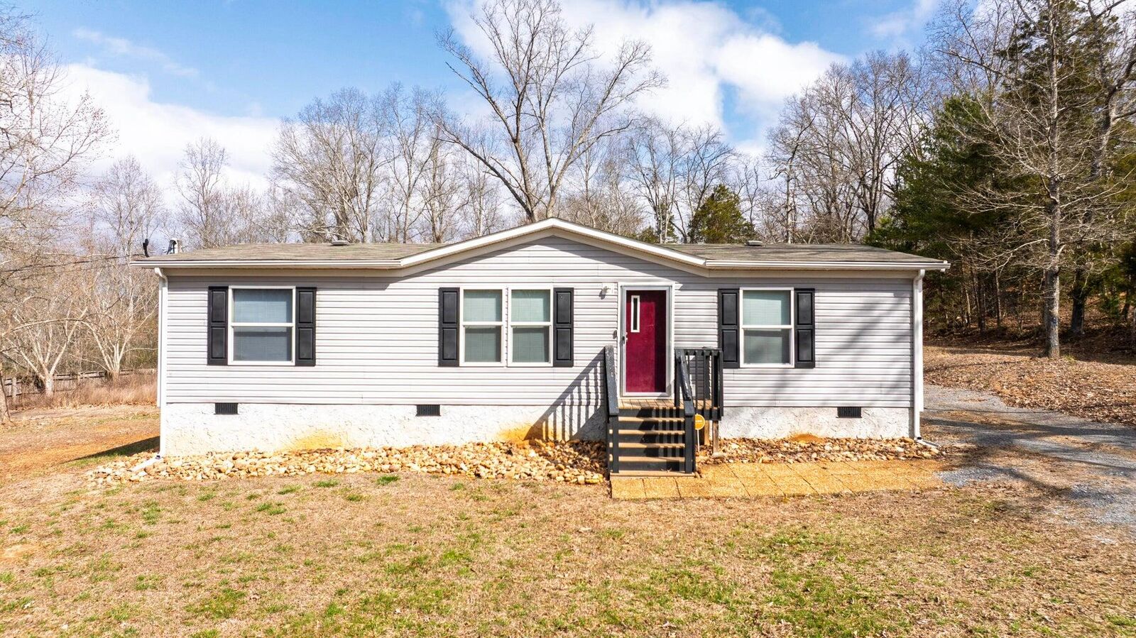Property Photo:  805 Lake Forest Drive  TN 37308 