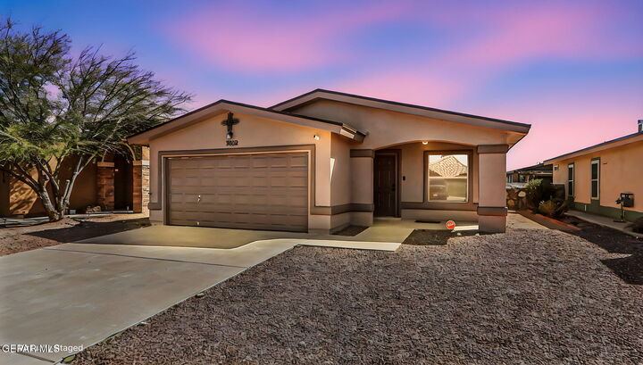 Property Photo:  3832 Loma Cortez Drive  TX 79938 