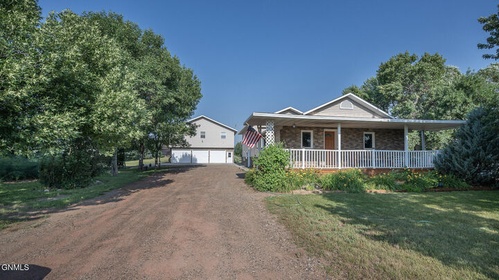 Property Photo:  871 County Road 27  ND 58545 