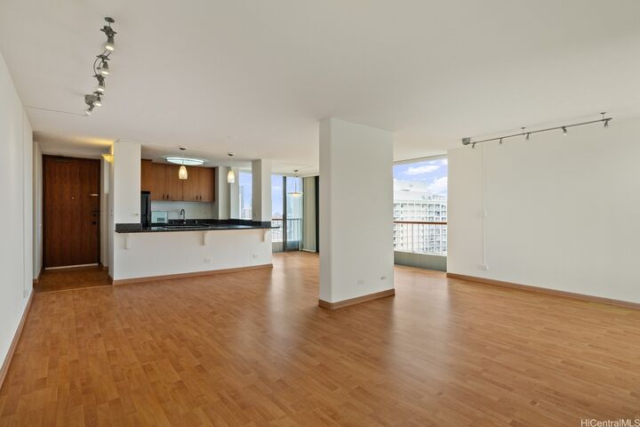 Property Photo:  1521 Punahou Street 1201  HI 96822 