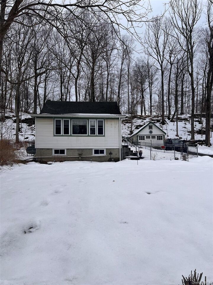 Property Photo: 206 Lakeview Road NY 12590