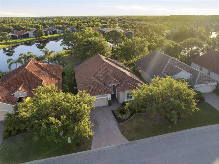 Property Photo: 6507 41st Court E FL 34243