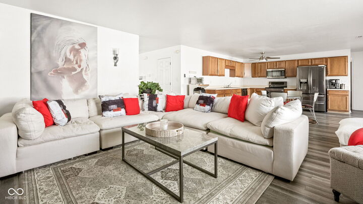 Property Photo:  1844 Creekside Drive  IN 46112 