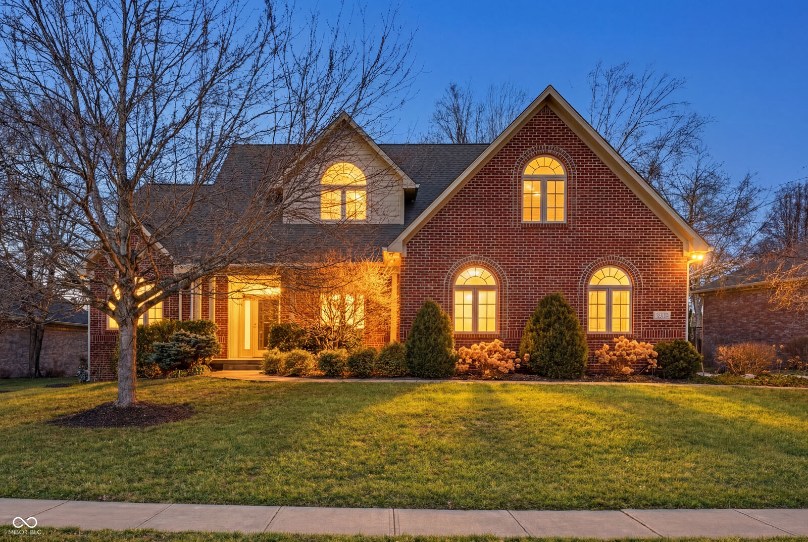 Property Photo:  2553 Forest Hills Boulevard  IN 46143 