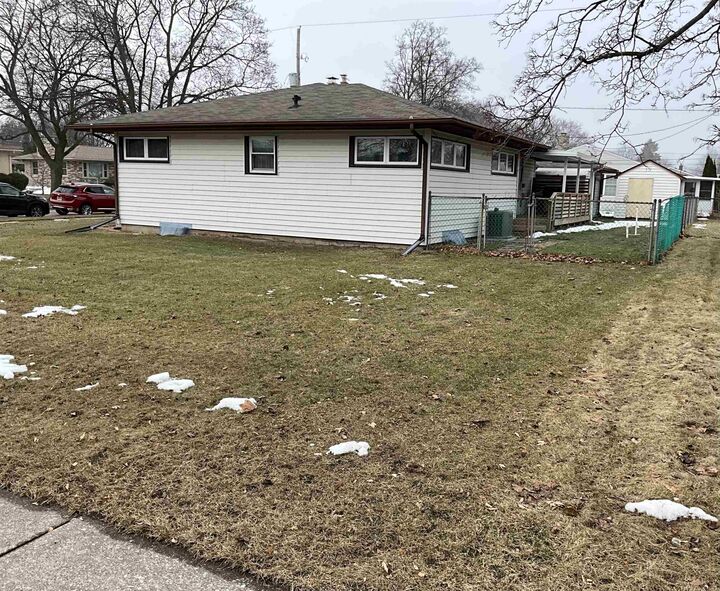 Property Photo: 2011 S Sherman Street MI 48708-7433