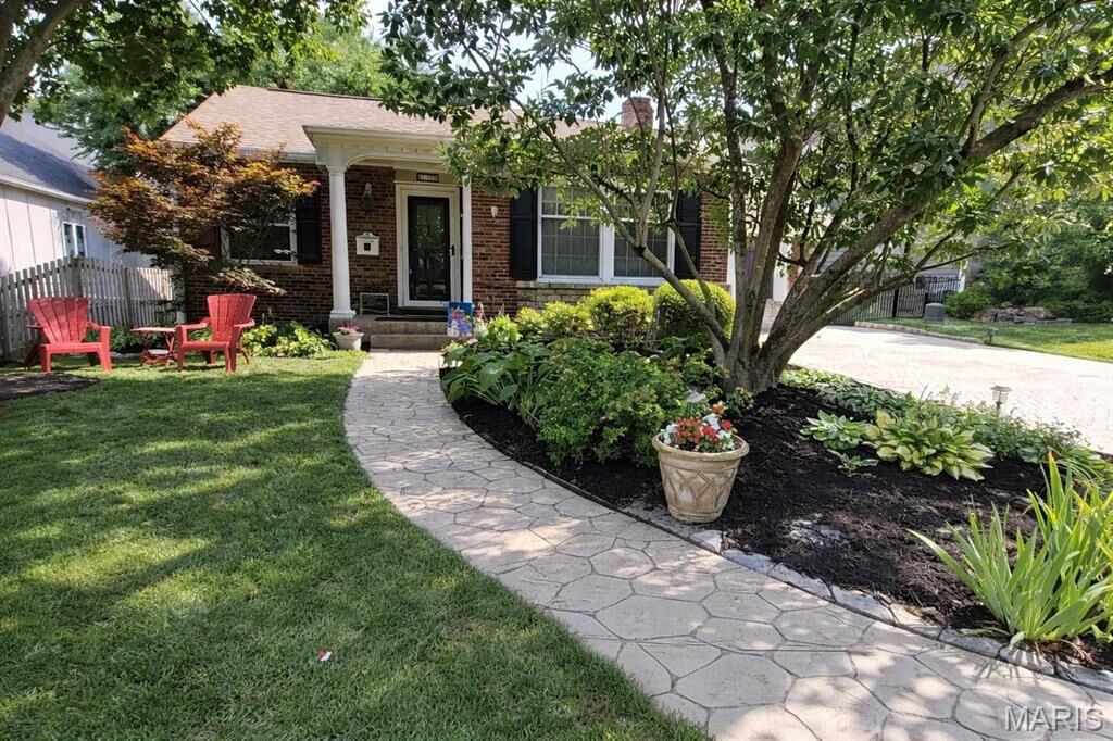 Property Photo:  534 E Jefferson Avenue  MO 63122 