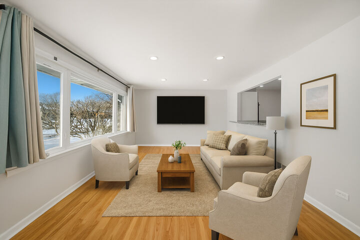 Property Photo: 7635 S Oconto Avenue IL 60455