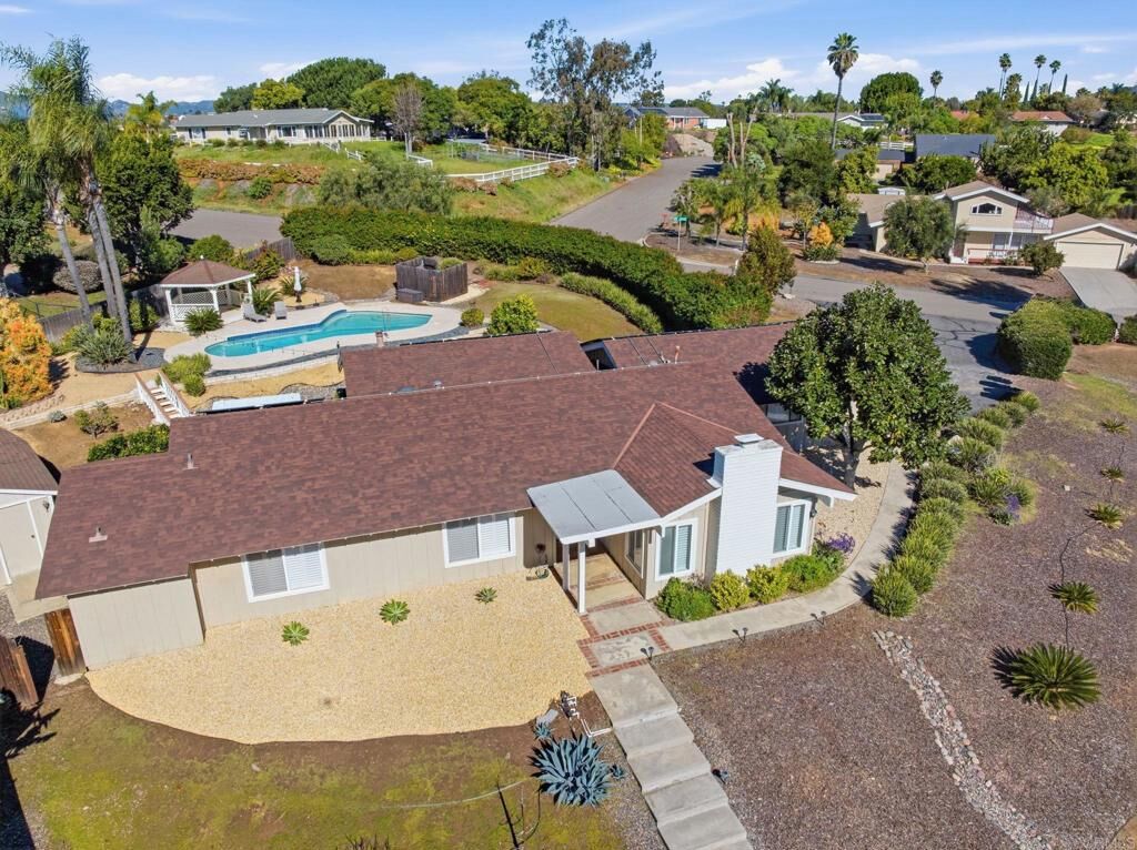 Property Photo:  929 Pepper Tree Lane  CA 92028 