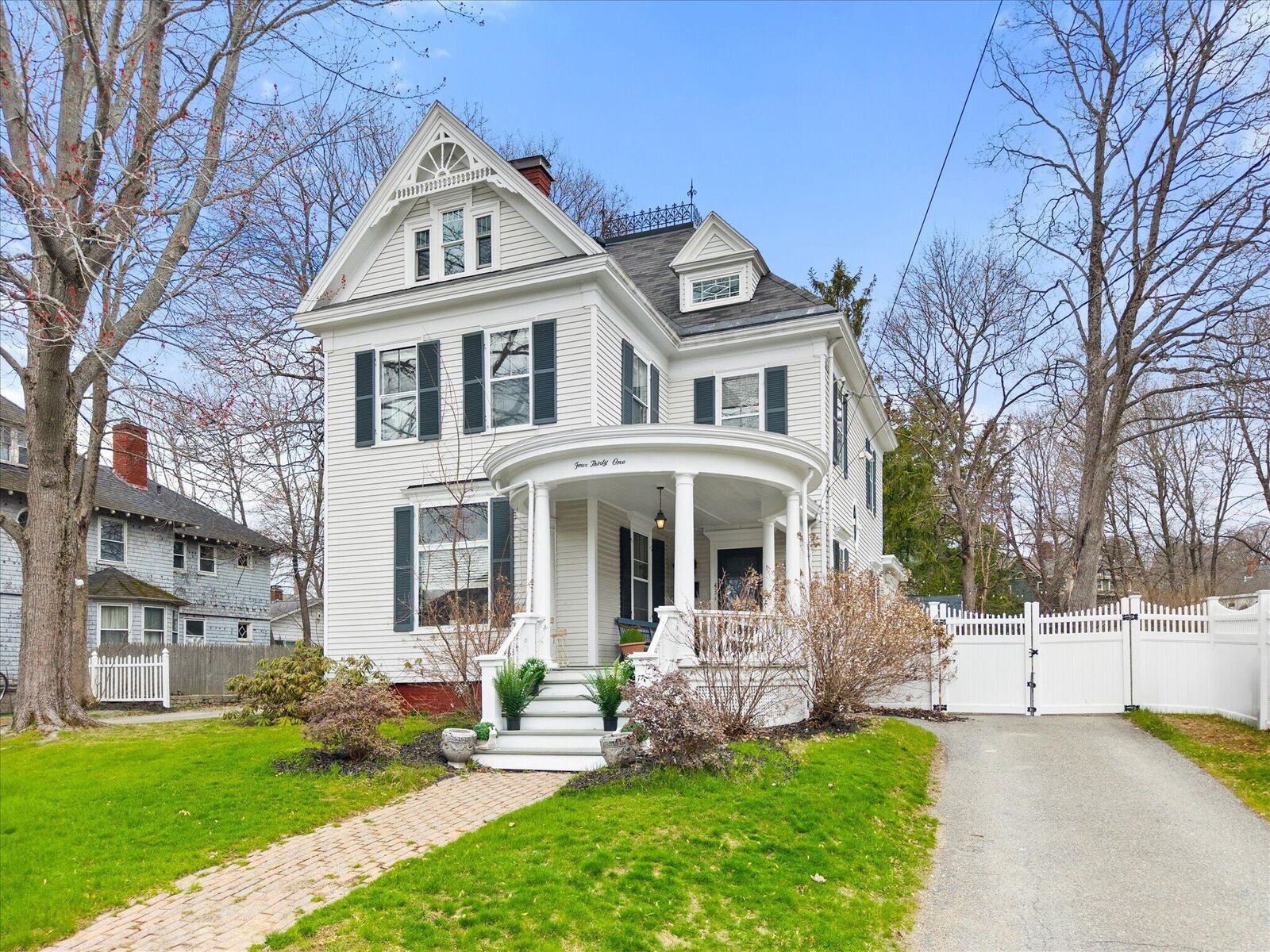 Property Photo:  431 Hammond Street  ME 04401 