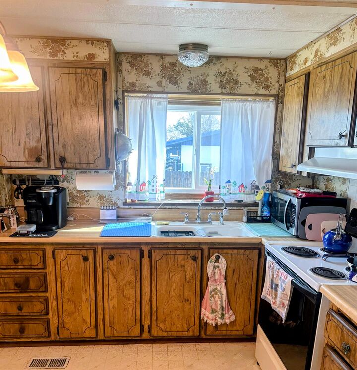 Property Photo:  7 4th Street  CA 95660 