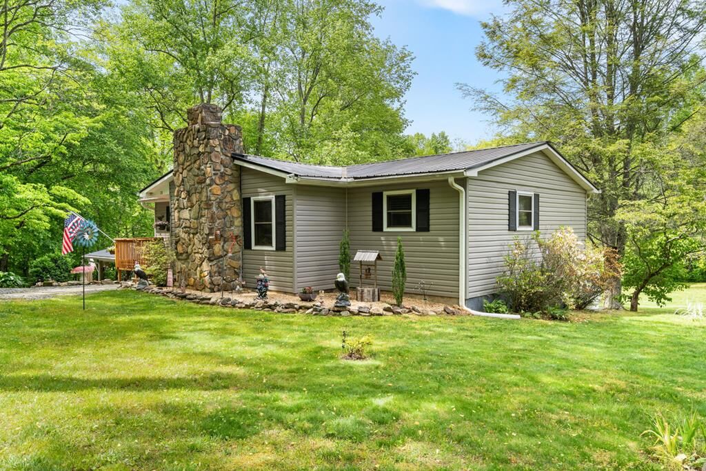 Property Photo: 78 Hideaway Cove NC 28904