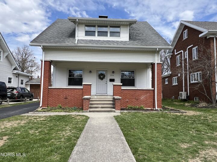 Property Photo: 206 Greenlawn Avenue OH 45840