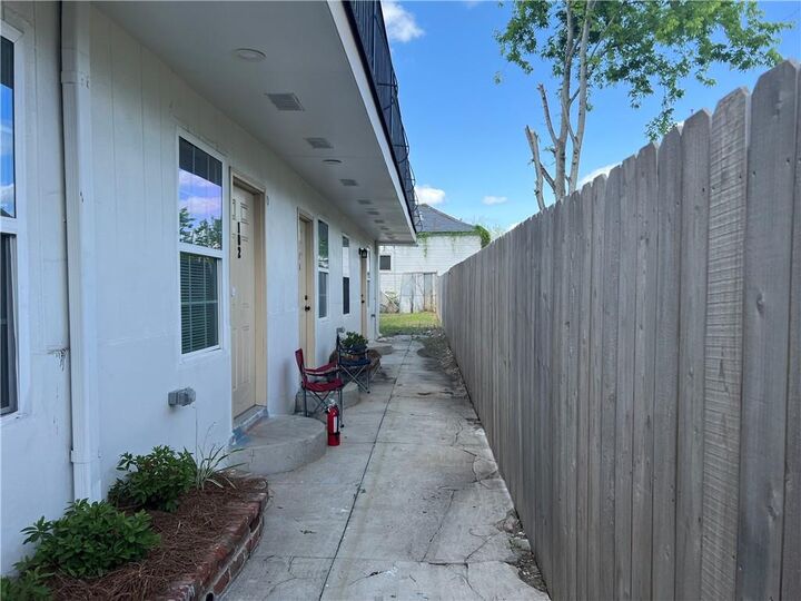 Property Photo:  1725 Dumaine Street  LA 70116 