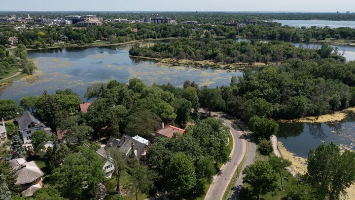 Property Photo:  2635 Newton Avenue S  MN 55405 