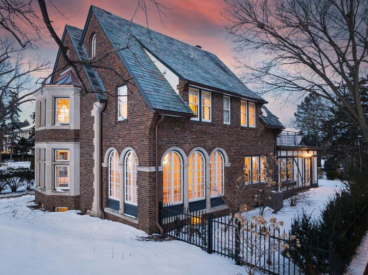 Property Photo:  2635 Newton Avenue S  MN 55405 