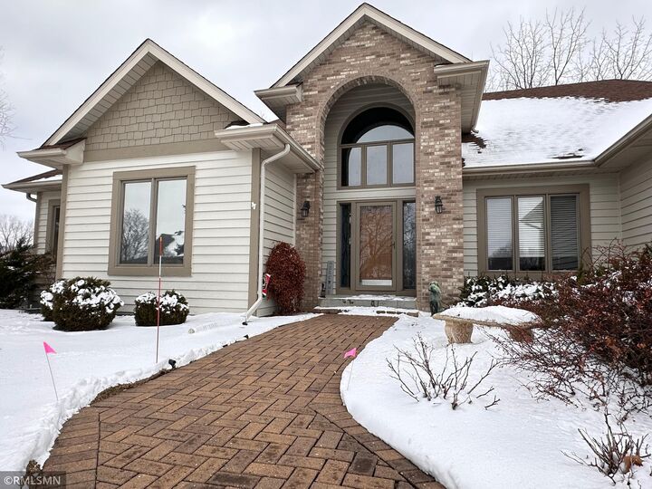 Property Photo: 640 S Park Court MN 55033