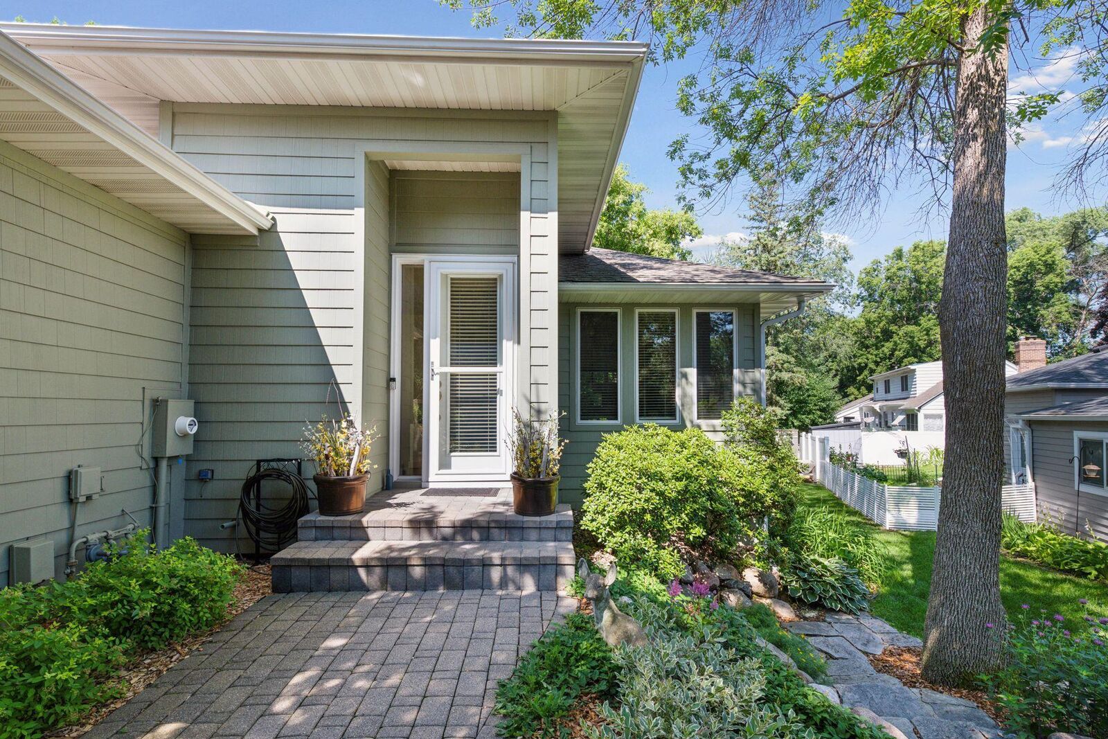 Property Photo:  15703 Sussex Drive  MN 55345 