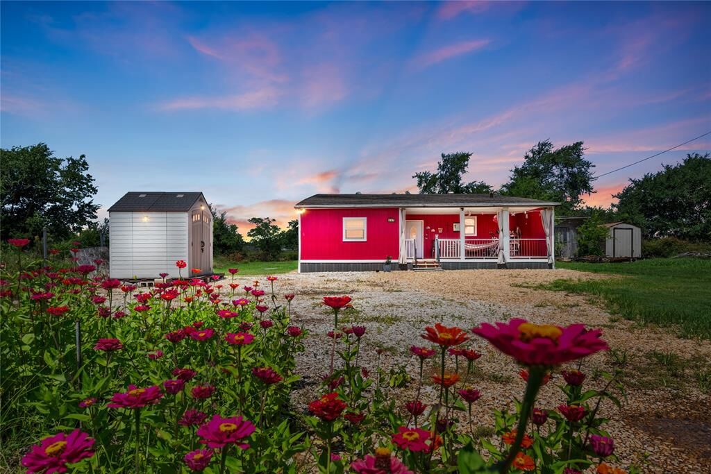 Property Photo: 447 Masthead TX 75156