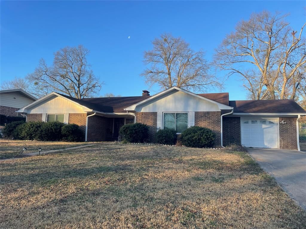 Property Photo:  2420 Breckenridge Street  TX 75702 