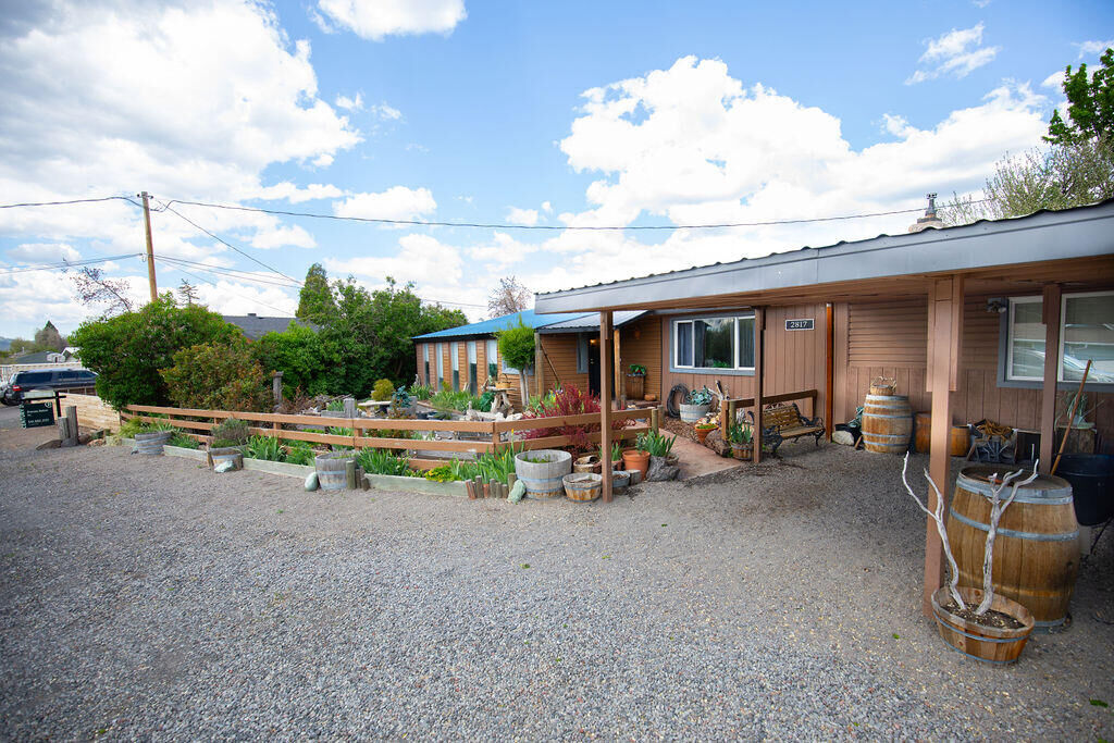 Property Photo:  2817 Darrow Avenue  OR 97603 