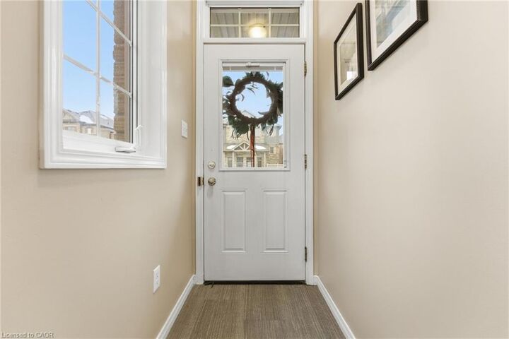 Property Photo:  931 Glasgow Street 14D  ON N2N 0B6 