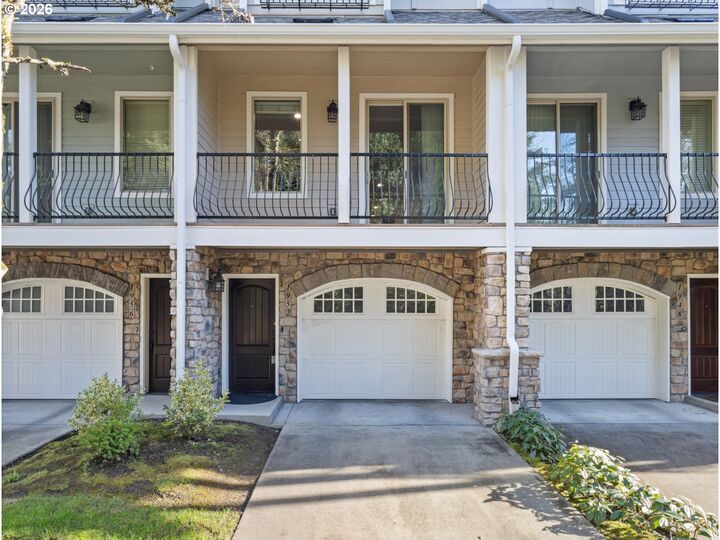Property Photo:  1952 NE 48th Way  OR 97124 