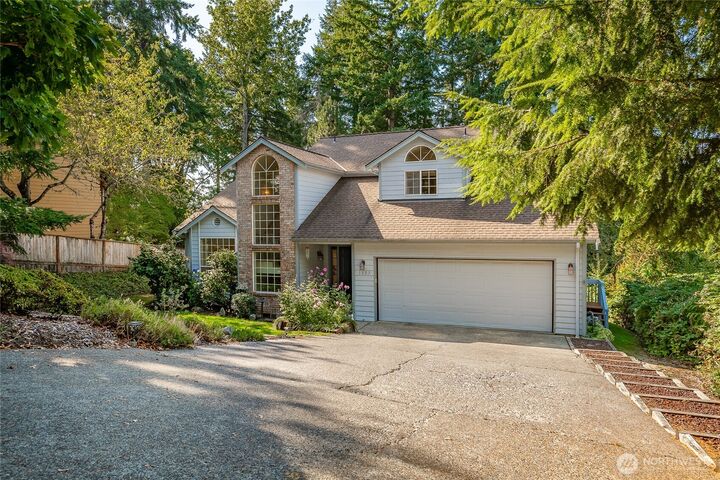 Property Photo:  1117 W Racine Street  WA 98229 