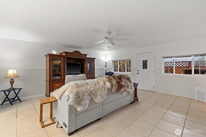 Property Photo: 1134 Barton Square WA 98802