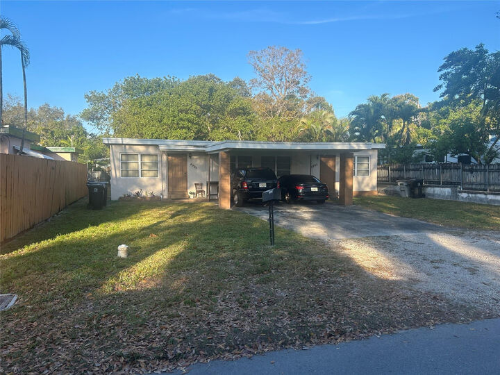 Property Photo:  2721-2731 SW 13 Avenue  FL 33315 
