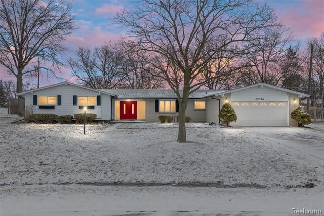 Property Photo: 25376 Lyncastle Street MI 48336