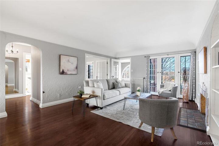 Property Photo:  1 N Downing Street 5  CO 80218 