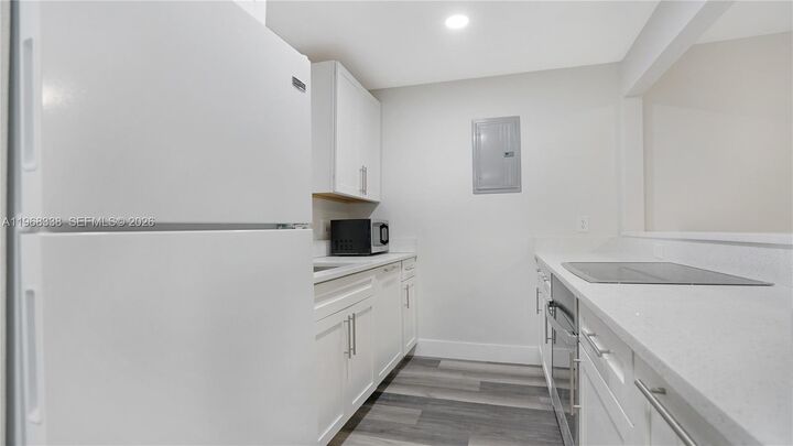 Property Photo:  1235 Mariposa Ave 1  FL 33146 