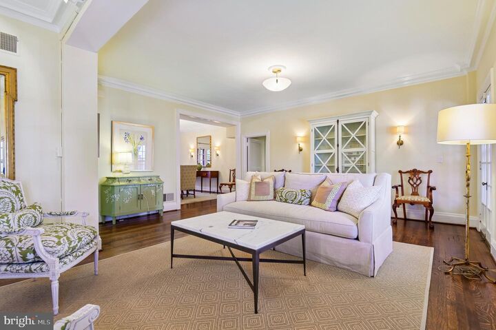 Property Photo:  230 Stony Run Lane 2A  MD 21210 