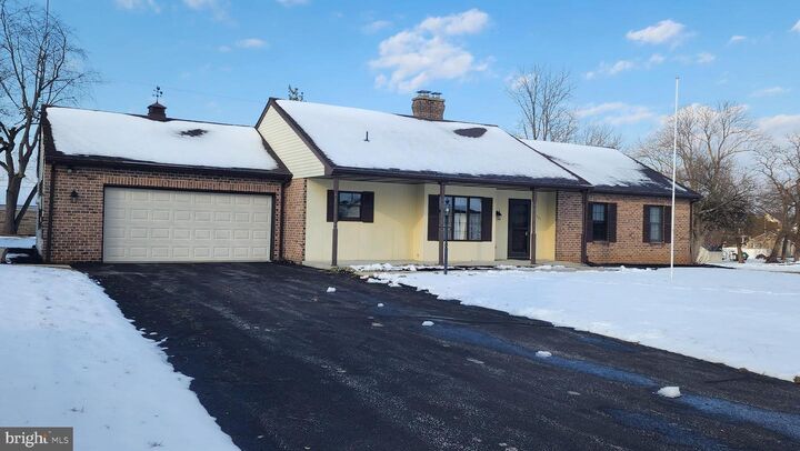 Property Photo:  2881 Sunset Drive  PA 17313 