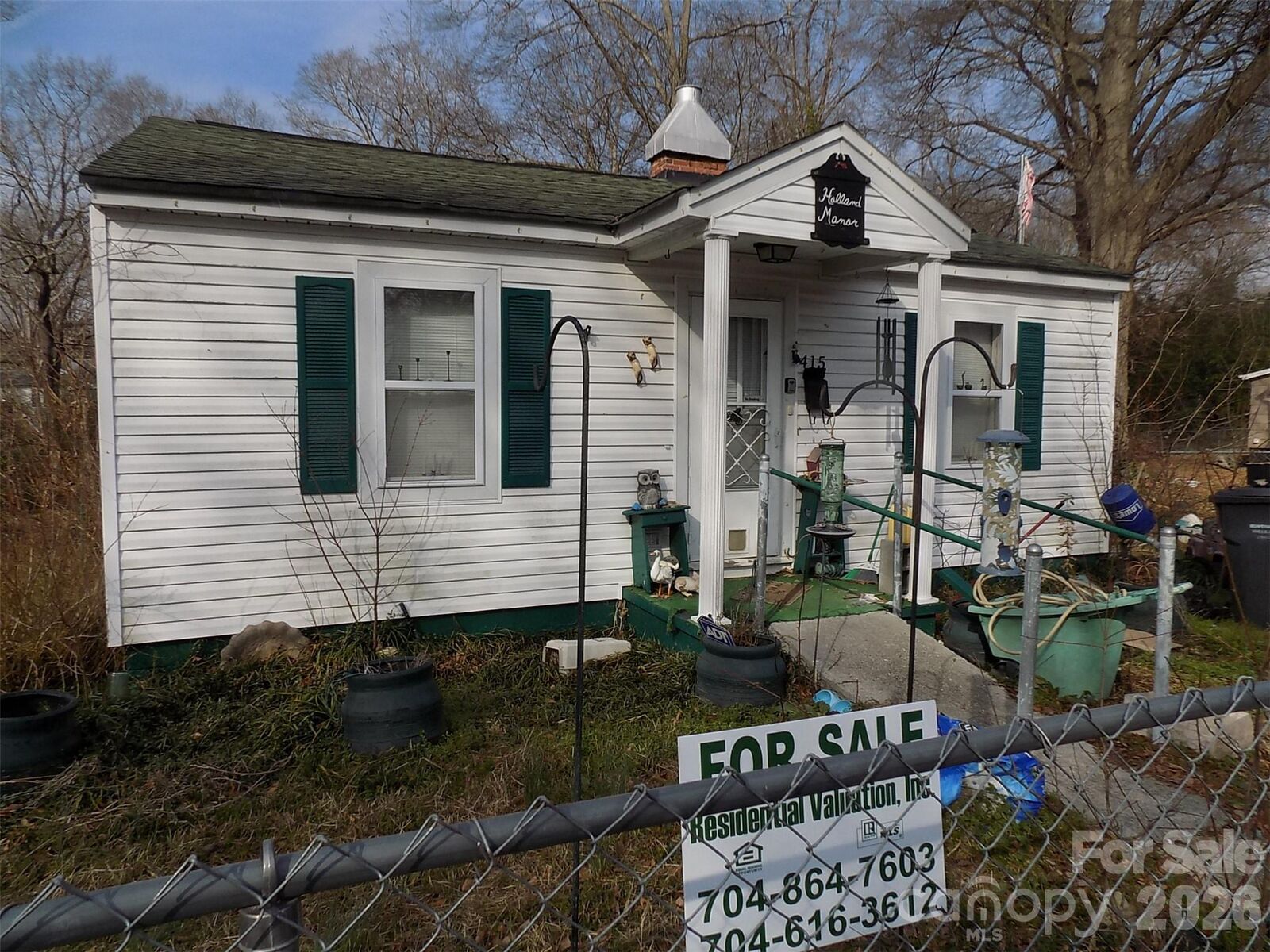 Property Photo:  415 S Maple Street S  NC 28034 