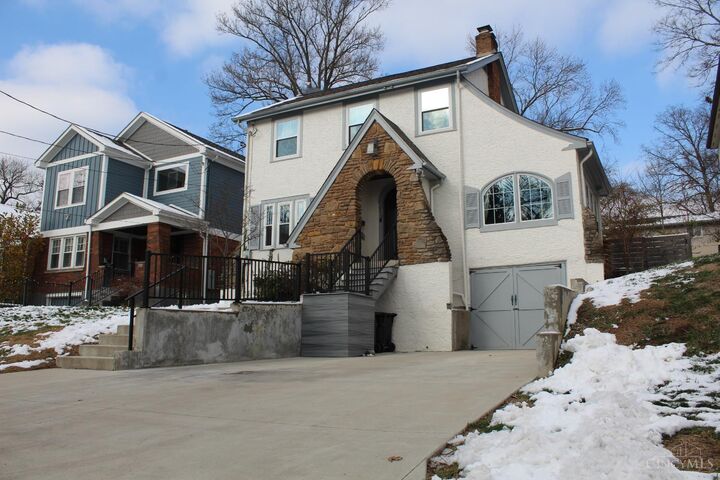 Property Photo:  3110 Kinmont Street  OH 45208 