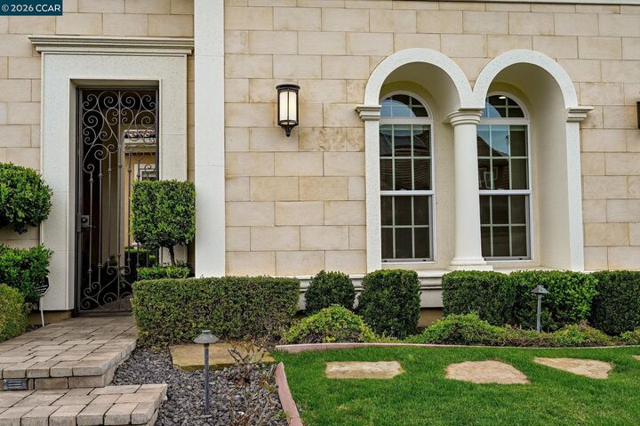 Property Photo: 2030 Tempranillo Ln CA 94513