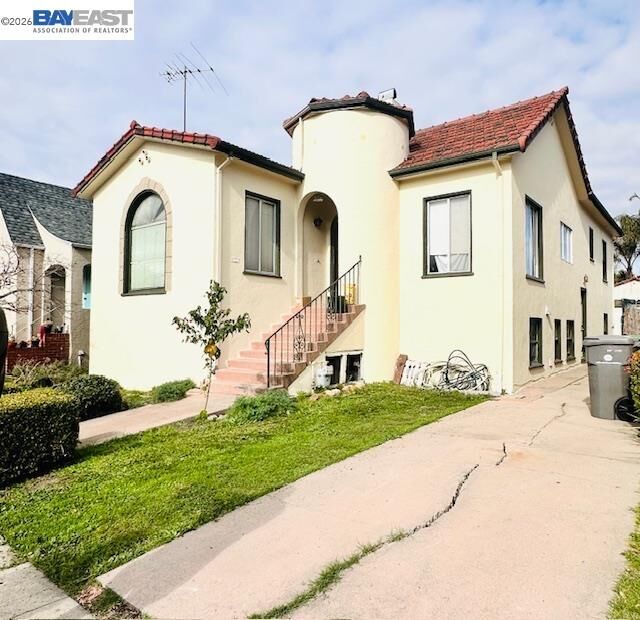 Property Photo:  574 Aileen St  CA 94609 