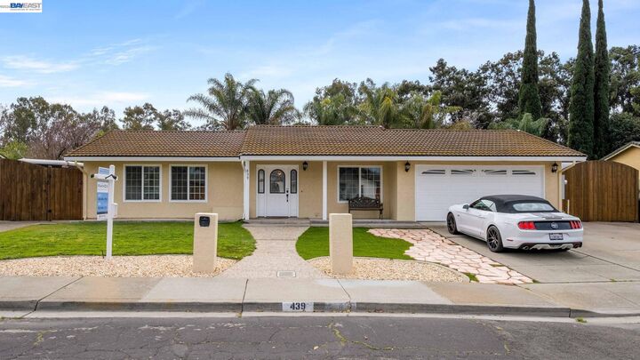 Property Photo: 439 Hummingbird Ln CA 94551