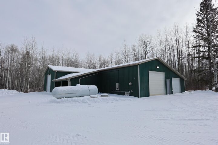 Property Photo: 274032 Twp Road 480 AB T0C 2P0