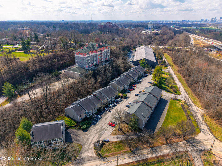 Property Photo:  410 Mockingbird Valley Rd Apt 11  KY 40207 