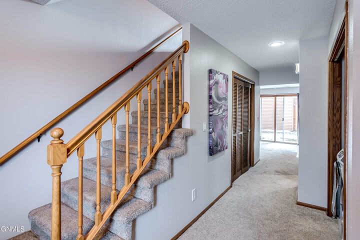 Property Photo:  219 Denver Avenue W  ND 58504 