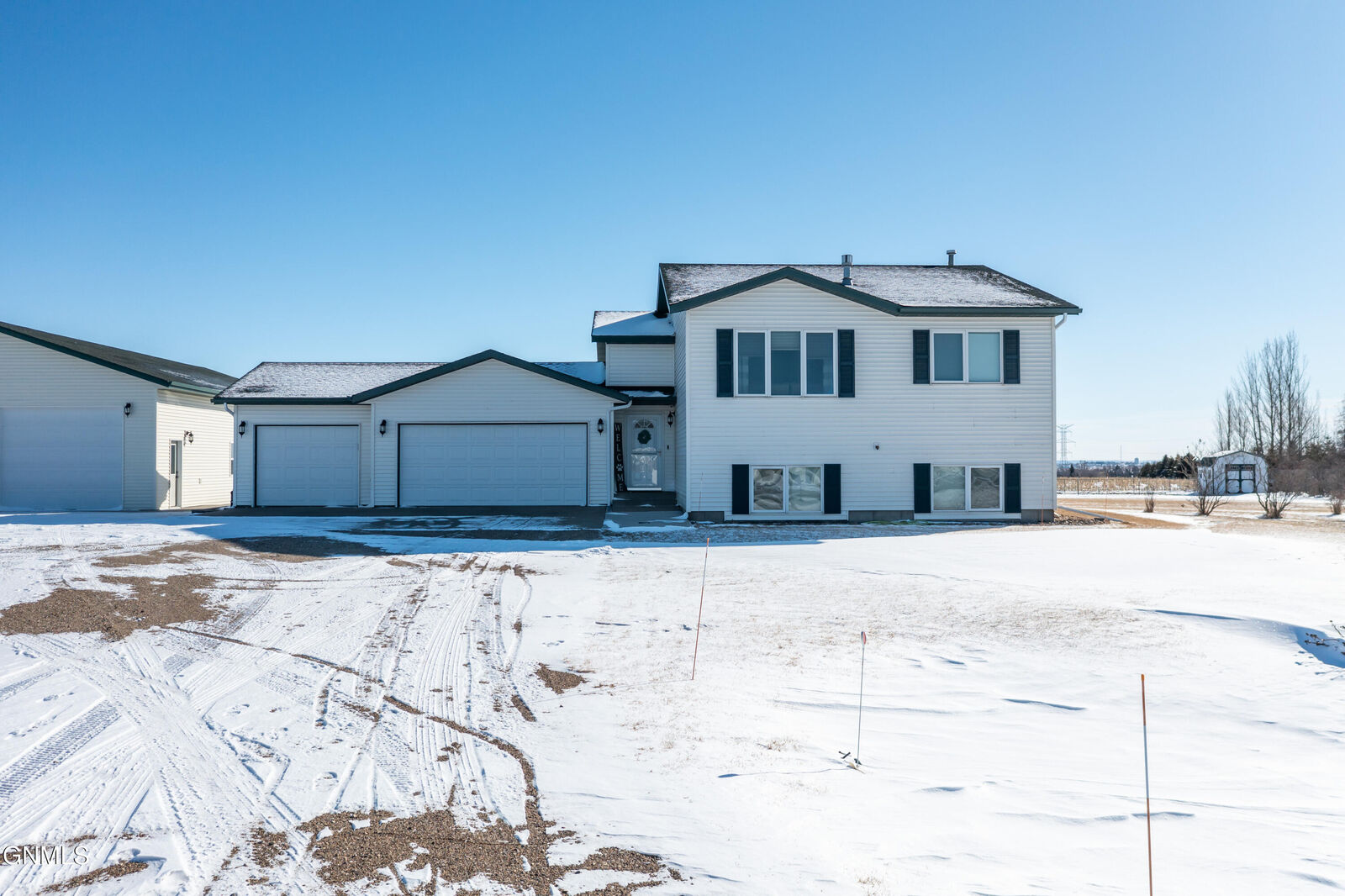 Property Photo:  1001 Sunflower Drive  ND 58503 