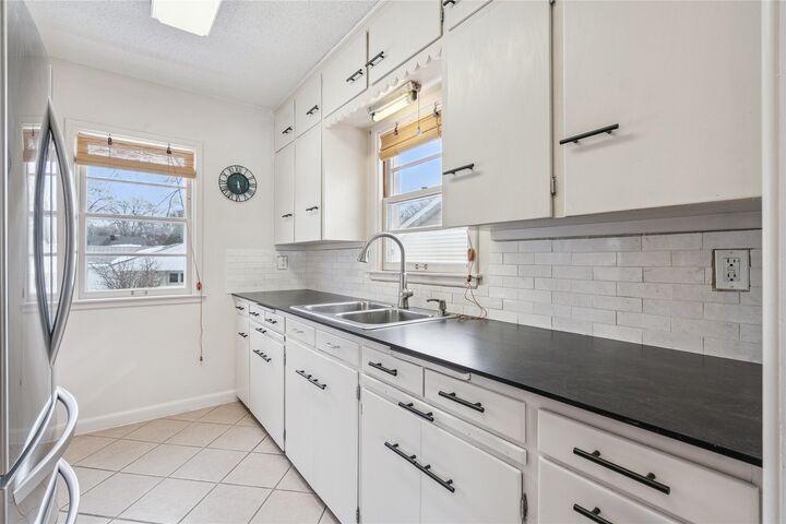 Property Photo:  2415 48th Street  IA 50310 