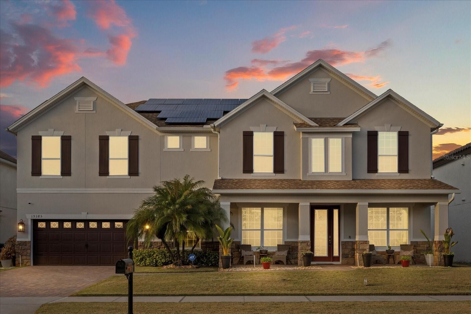 Property Photo: 19385 Pummelo Drive FL 32827